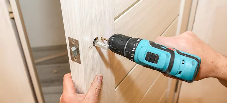 Old Door Knob Repair in Three Lakes, FL