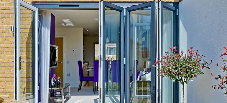 Commercial Door Glass Repair in Three Lakes, FL